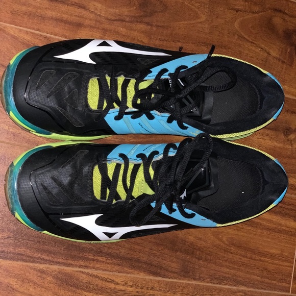 Mizuno Volleyball/badminton shoe - Picture 4 of 5